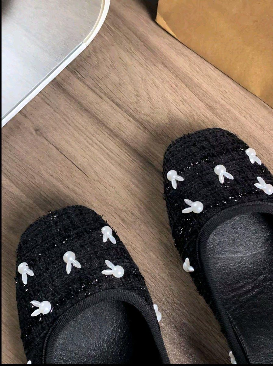 nnncutie's tweet photo. NEMU LOCAL BRAND FOOTWEAR SE-CAKEP INI?! 😭🙏🏻 https://t.co/UgMjpyVcpo