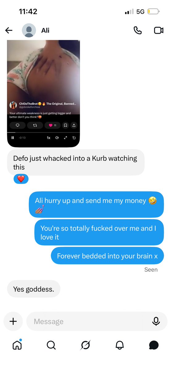 gobrokeforchloe's tweet photo. Send then send and send again .. whacking into curbs on the road fixated to his phone 🤣

Be careful. 

Less driving more sending ALI https://t.co/DKToGZSxkS