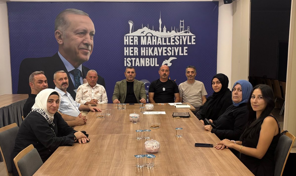 akbcekmece's tweet photo. İlçe Başkanımız Rasim Yağar’ın başkanlığında Dizdariye Mahalle Yönetim Toplantısı gerçekleştirildi.

Mahalle Başkanımız Hüseyin Cerrah, İlçe Başkan Yardımcımız Saffet Atalay ve Meclis Üyemiz Fatih Mehmet Zehir’in katılımıyla gerçekleştirilen toplantıda, mahallemizde yürütülen çalışmalar ve teşkilat faaliyetleri değerlendirildi.

Büyükçekmece’nin her mahallesinde güçlü teşkilat, kararlı saha çalışması ve milletimizle gönül gönüle siyaset anlayışıyla çalışmalar kararlılıkla sürdürülüyor.

@akpartiistanbul 
@abdullahozdemir
@halimaksu 
@RYagar 
@musakaynar