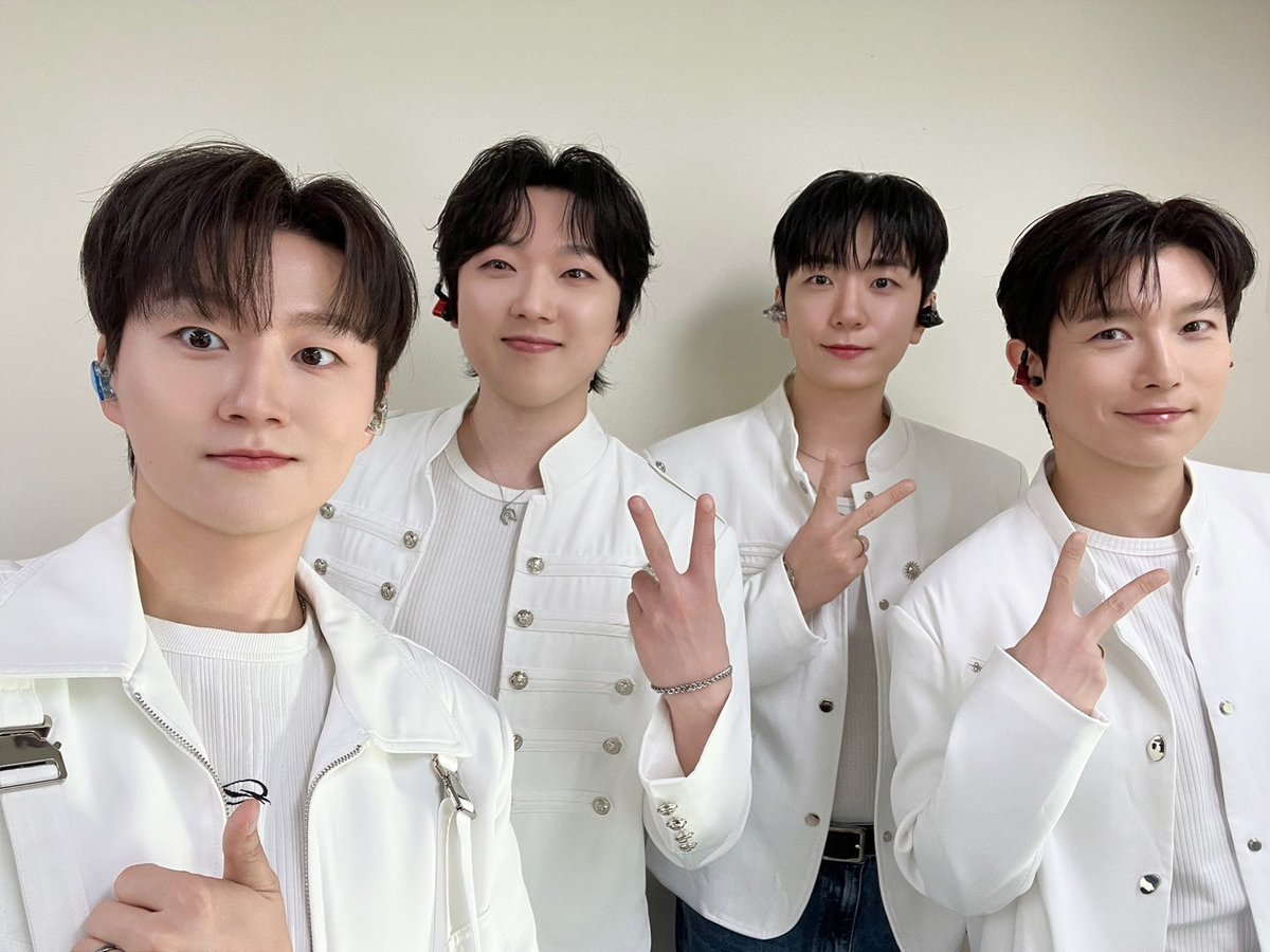 official_fore's tweet photo. [📸]

260912 제38회 전남광주 통합특별시 생활체육 대축전 개회식 종료!

운동하기 좋은 날씨입니다!
포레의 신나는 무대와 함께 준비 운동도 끝!💪

#포레스텔라 #Forestella https://t.co/MNl3LqfDN1