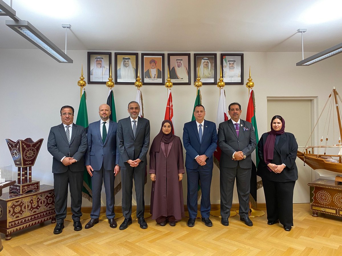 OmanEmbassyAT's tweet photo. شاركت سفارة سلطنة عمان والمندوبية الدائمة في فيينا -ممثلة بالقائمة بالأعمال- في إجتماع سفراء دول مجلس التعاون الخليجي في فيينا، برئاسة مملكة البحرين الشقيقة، واللقاء مع المديرة التنفيذية لمكتب الأمم المتحدة للجريمة والمخدرات، في إطار مناقشة العمل المشترك وتعزيز التعاون القائم. https://t.co/umRYrMaRgJ