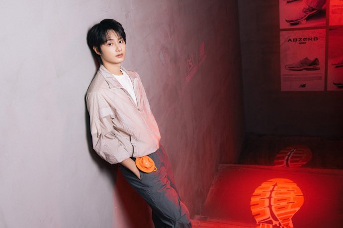 menjunfei's tweet photo. JUN X NEW BALANCE
#세븐틴⁠ ⁠⁠#SEVENTEEN⁠ ⁠⁠
#ジュン #준 #JUN #文俊辉 @pledis_17 https://t.co/FBV5ugpZqG