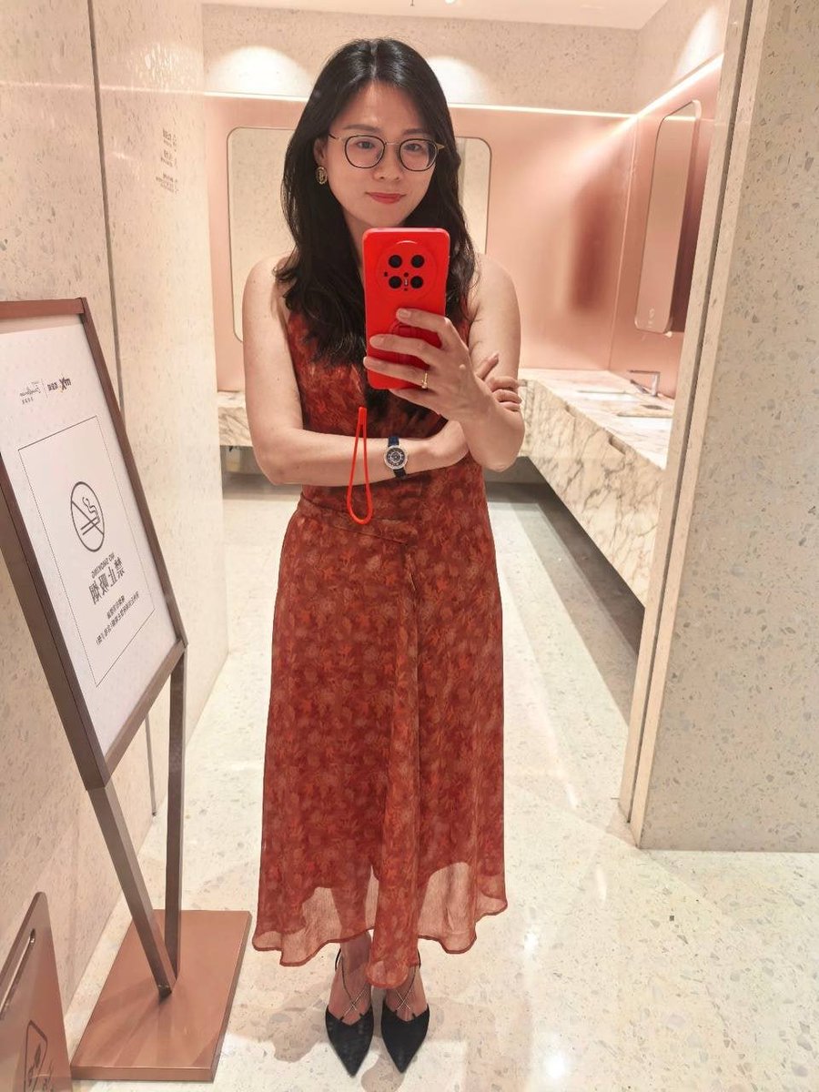 carla70be9's tweet photo. 90后体制内，刚玩！年纪大了有点不自信，还会有人喜欢吗？

本人。 是本人啊！！！ https://t.co/LxbxWZLXiK
