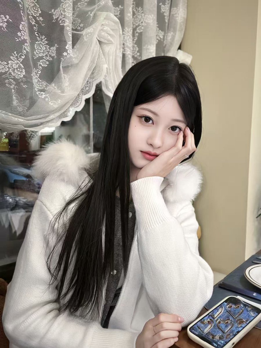 wangjunche2's tweet photo. 吉林交通职业技术学院仇美婷，浓颜系苗条美女，线上是被调教的骚货，先是同意线下，但拿到金钱之后变脸拒绝和金主线下欢愉。19岁就开始在网上撩骚，不断试探底线，最终被曝光。
空乘专业身材非常好，开视频自慰两个大白兔一晃一晃的，骚逼也被抠出了白浆。 https://t.co/Ew3mQxEucl