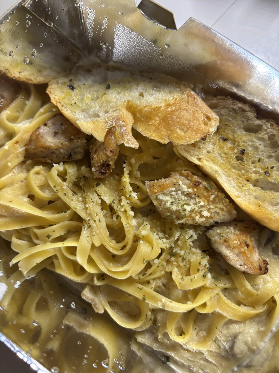 winterluede's tweet photo. chicken alfredo, #foodtwt? https://t.co/1ufsUAcuMJ