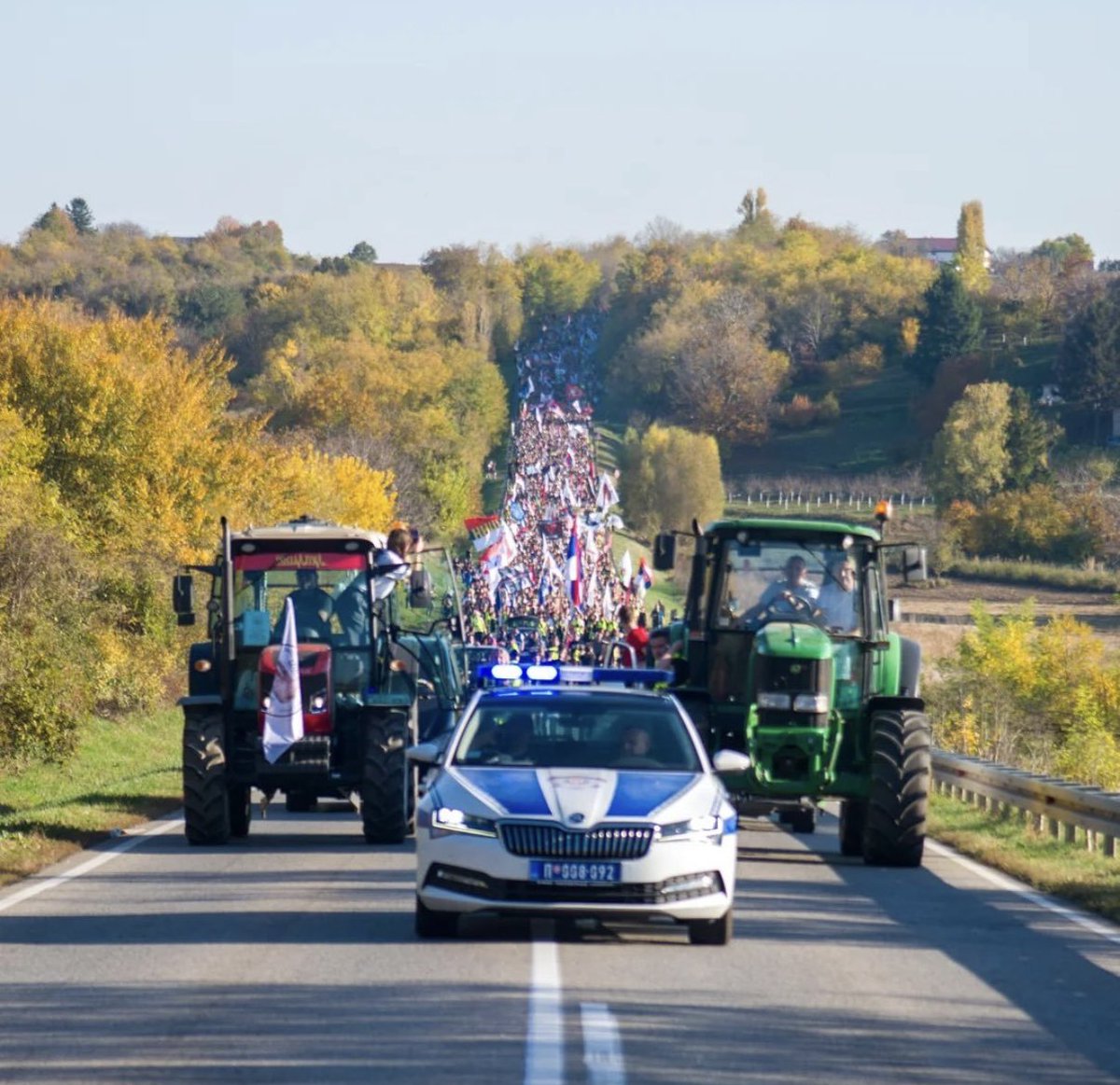 NYITTIWBM's tweet photo. Idu neka deca i znaju šta žele
Hoće tu da žive a ne da se sele https://t.co/b7kjRbsRWk