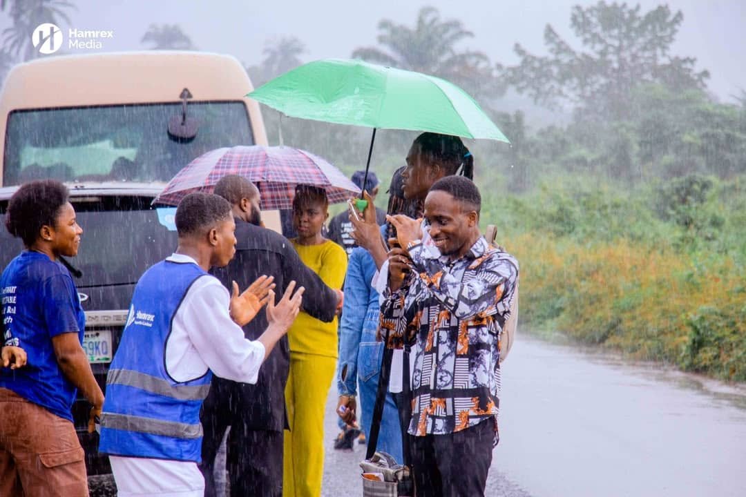hamrexproperty's tweet photo. You want land below 1m?
Buy cash flow estate now for only 900k

Don't say I didn't inform you

It gets interesting..You can Own 5 plots for only 4million naira instead of 4.5million

This is not your regular offer, it's a steal to accumulate more assets and save some cash for oth https://t.co/Au1yCGLtJx