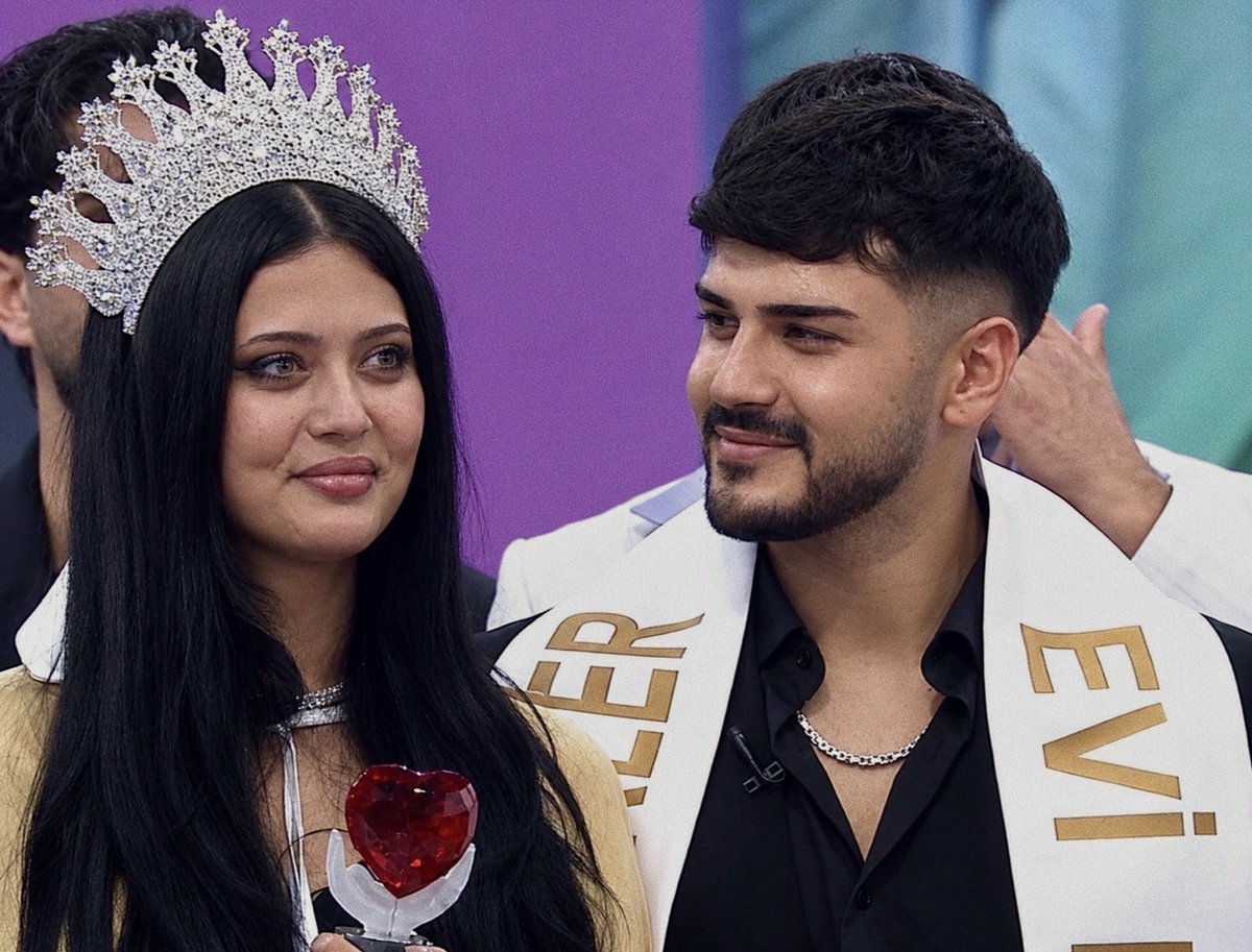 TanCer_Official's tweet photo. 90. Bölümden ŞAMPİYONLARIMIZ.👑🖤

#TanCer • #Kısmetseolur 
#CerenTopkara • #TanSeçer https://t.co/W0sM7zWXTj