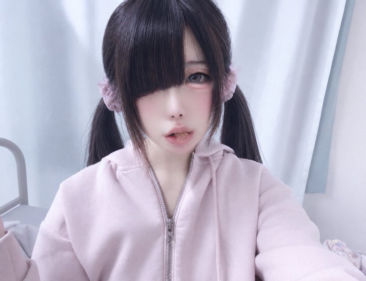 mk75489's tweet photo. グミって美味しいよね #加工厨  #自撮り界隈の人と繋がりたい  #レズビアンさんと繋がりたい https://t.co/SVG5uAgzdr
