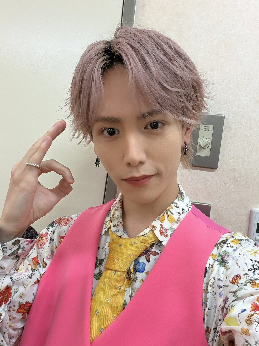 RYOTA_CCC_K's tweet photo. リリイベラスト、イクスピアリ🪐
ありがとーございやした⚠️🖖🏾
ずっとやりたかったとこ‼️
ラストに相応しい初めての場所で締めれてよかった〜👏🏾
連日大雨の中今日降らんかったのは流石に晴男と呼んで🫡
全6ヶ所のリリイベ完走👏🏾
着いて来てくれたみんなありがと😘
どこもめーちゃ楽しかった🥳 https://t.co/uacRyN3Zwe