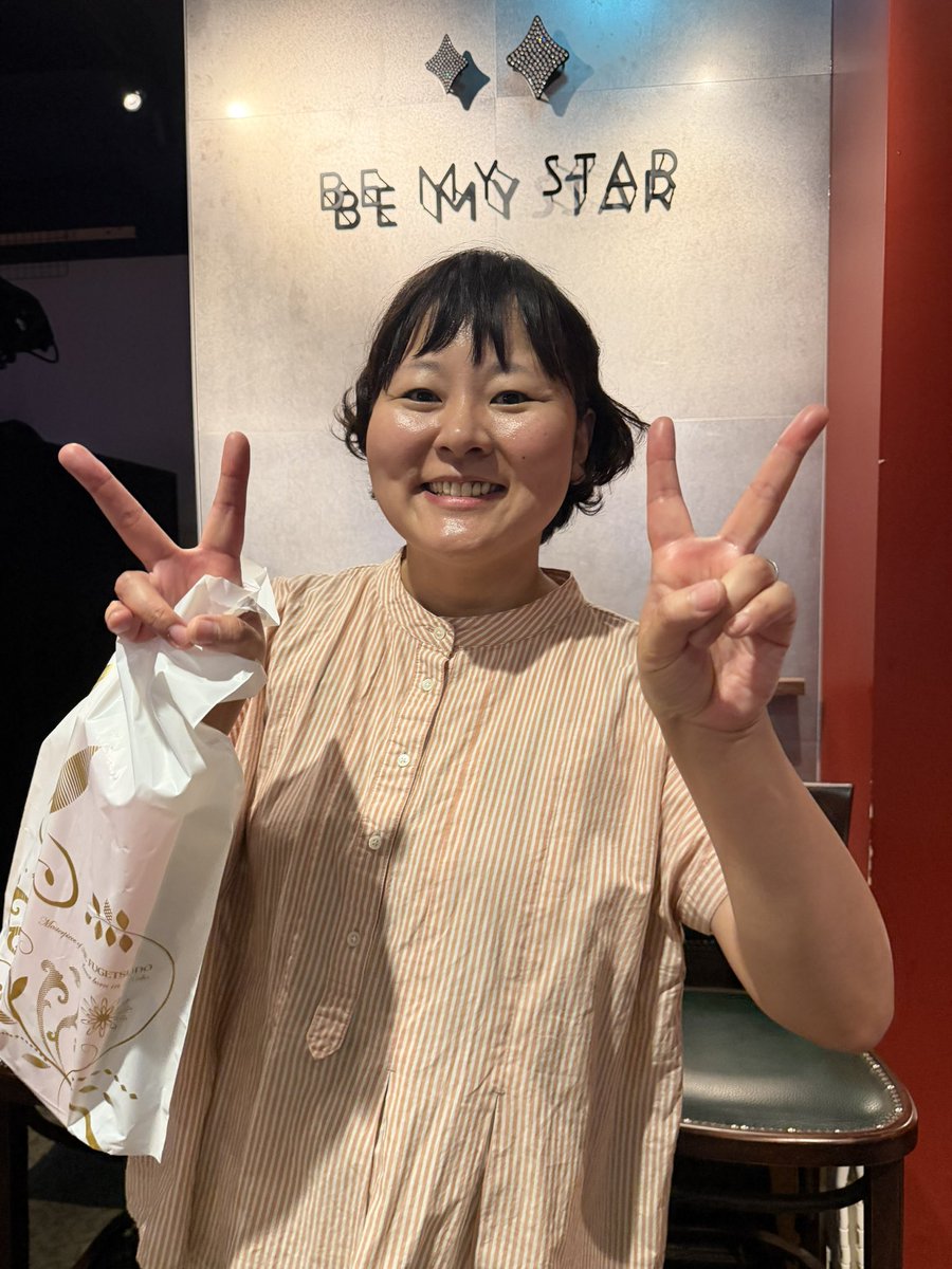 machidamachi's tweet photo. 町田のまほろ座でソフテロ観てきた！まほろ座店長且つキンモクセイのギタリスト佐々木良さんも2曲参加したりと、着座なのも含めてスペシャルな感じでした！あと、やべのなっちゃんは元気そうでした！ https://t.co/gzBQegDico