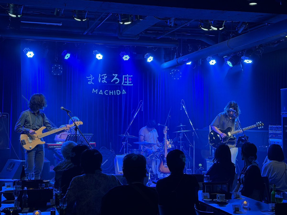 machidamachi's tweet photo. 町田のまほろ座でソフテロ観てきた！まほろ座店長且つキンモクセイのギタリスト佐々木良さんも2曲参加したりと、着座なのも含めてスペシャルな感じでした！あと、やべのなっちゃんは元気そうでした！ https://t.co/gzBQegDico