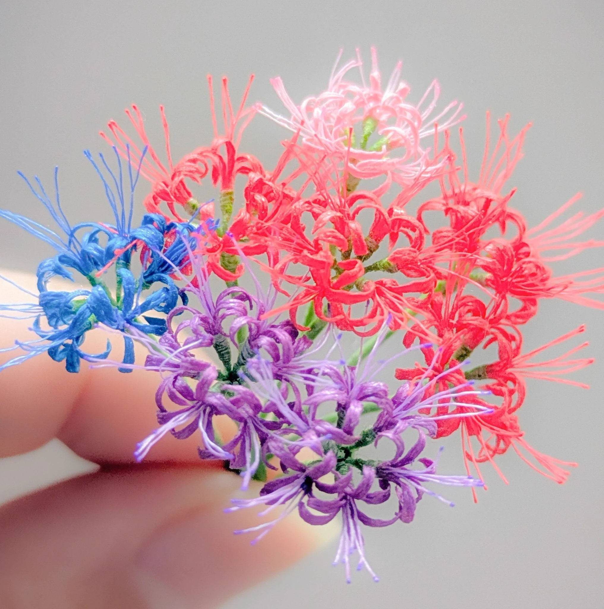 テテシゴト・ミニチュア刺繍糸作家 on X: "@poco_a_poco8 ありがとうございます！ 今度はここに黄や白も加えたいです " / X