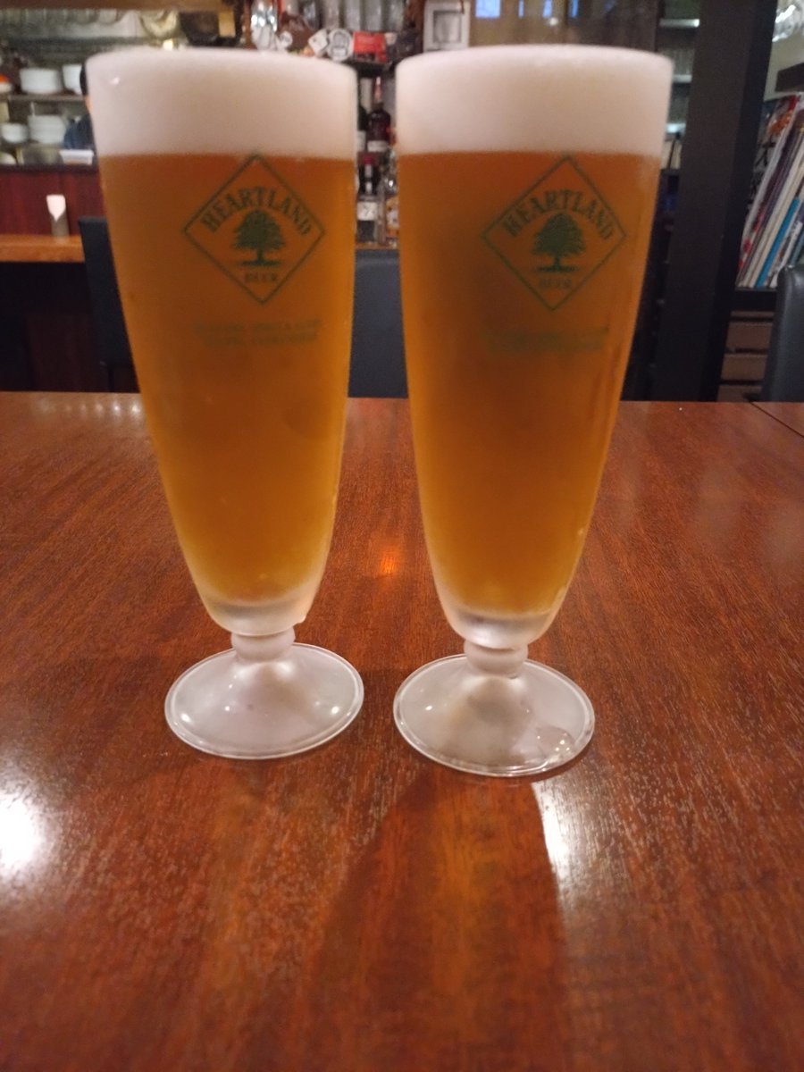 wamiles's tweet photo. 記念日にいつものアータブルに来たよ🍴
ハンガリー産フォグラのポアレ絶品❗
シェフのおまかせリゾットイカスミの
リゾットでこれも絶品❗
あ〜おいしかった💖 https://t.co/zMGNCPuO25