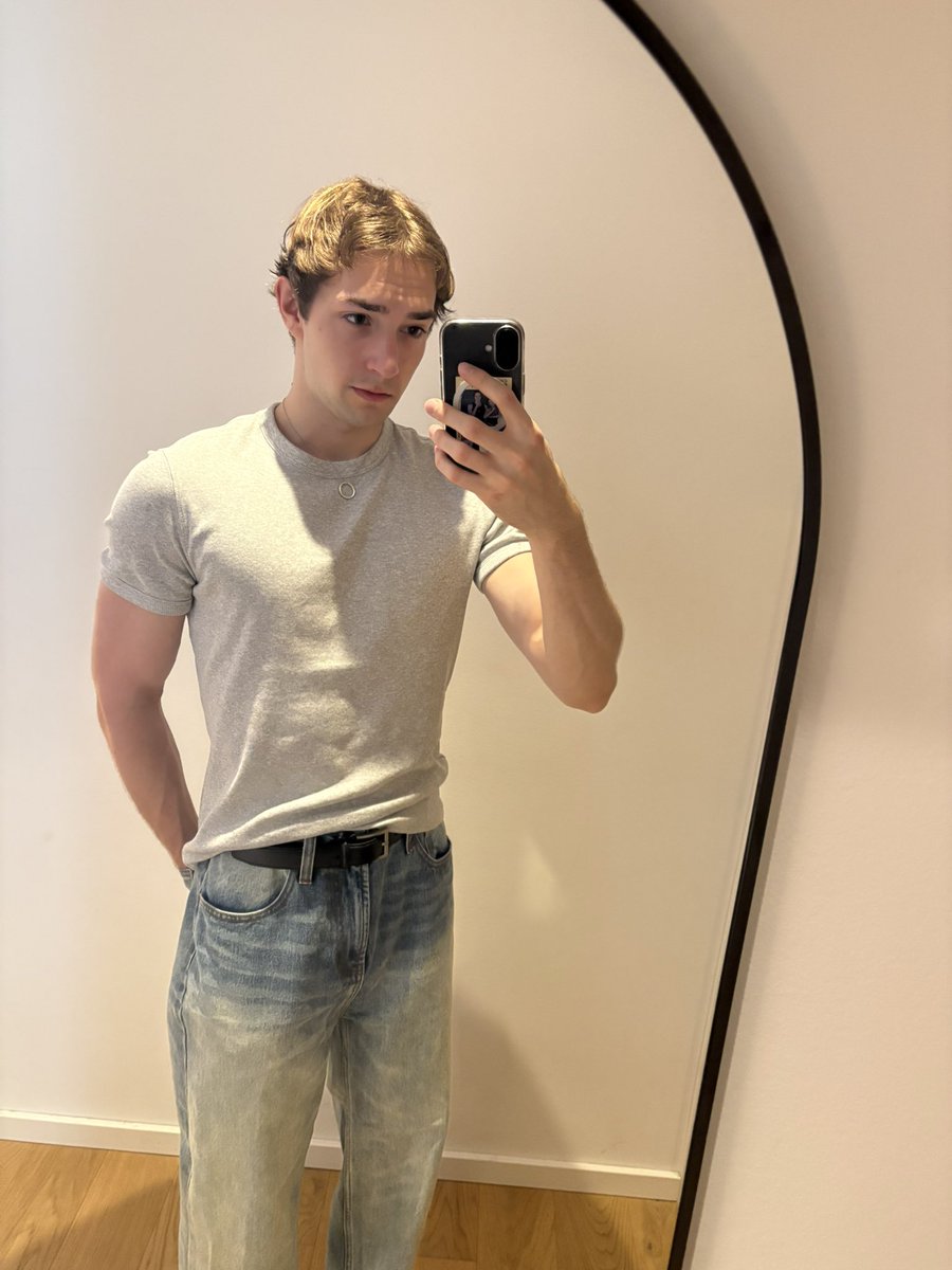 Busio's tweet photo. early morning stream

twtv/Busiolol https://t.co/0Gc8TLWpV8