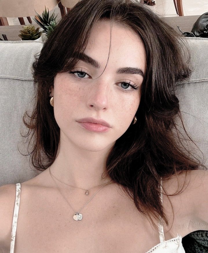lovemeres's tweet photo. 𓂃 ࣪˖ ִֶָ𐙚

ㅤㅤ𝐈𝐙𝐙𝐘 𝐃𝐔𝐁𝐎𝐈𝐒
ㅤㅤ𝒊𝒔𝒂𝒃𝒆𝒂𝒖 𝒎𝒂𝒓𝒈𝒂𝒖𝒙 𝒅𝒖𝒃𝒐𝒊𝒔.

ㅤㅤa  trace  of  vanilla,
ㅤㅤa  touch  from  love  potion,
ㅤㅤand  a  thousand  little  daydreams.

𓍼 𝒊𝒛𝒛𝒚 · 𝒂 𝒄𝒆𝒓𝒕𝒊𝒇𝒊𝒆𝒅 𝒎𝒆𝒅 𝒔𝒕𝒖𝒅𝒆𝒏𝒕 .ᐟ · 𝒙𝒐𝒙𝒐﹙ ♡ ㅡ ﹚ https://t.co/KTHjHDgx8B
