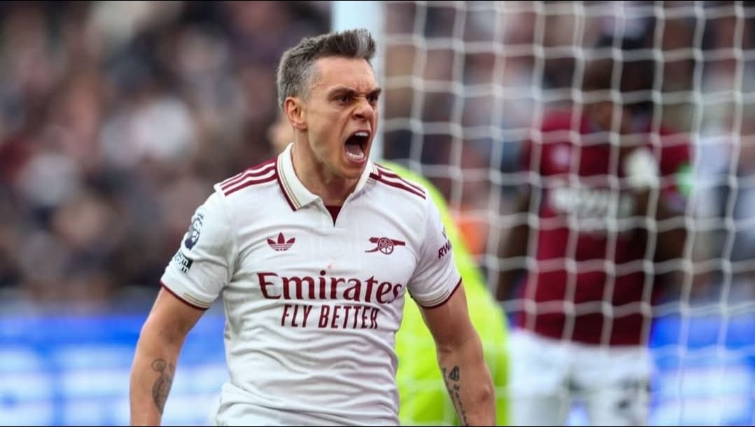 k_mapfeka's tweet photo. @afckonsa15 Leandro against West Ham https://t.co/NOQaGT49Oh