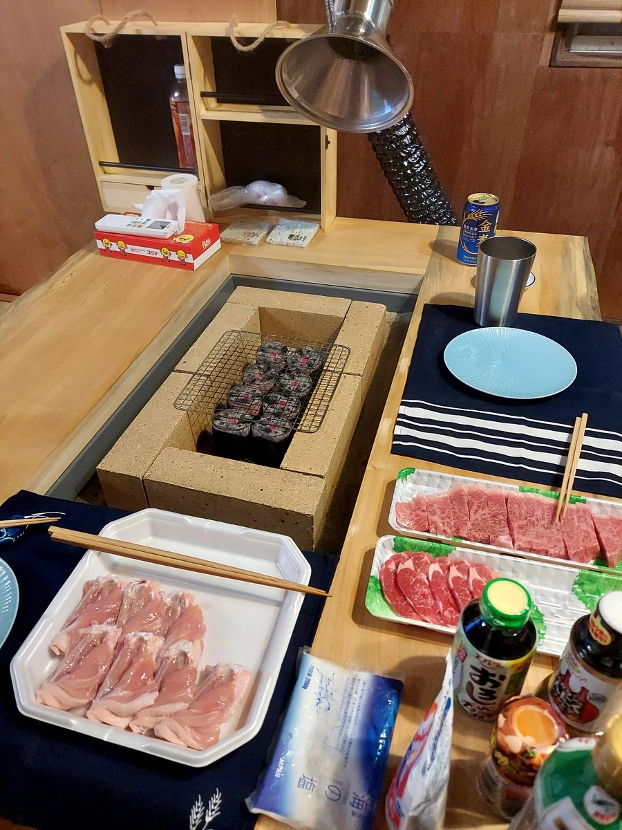 megu884's tweet photo. 今夜の晩酌🏠️😳🍺のお供
囲炉裏バーベキュー🎵
換気失敗😵💧
考えねば🤭 https://t.co/uJHSM2abK5