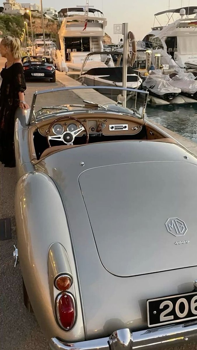ClassicSpyChic's tweet photo. https://t.co/m80dVgFMR0
