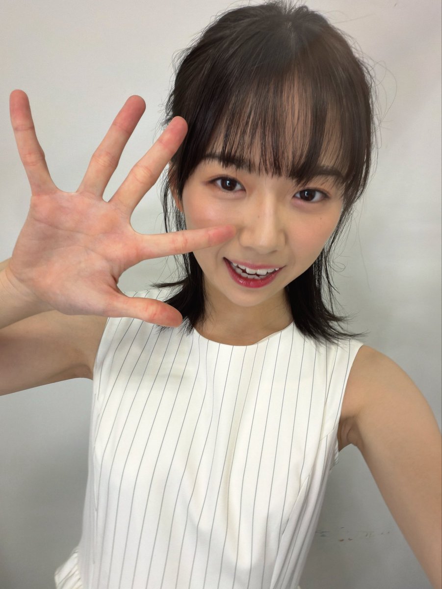 okomekudasai_'s tweet photo. 週刊プレイボーイ デジタル写真集『夏の足音』のインタビューが公開されております🧏🏻‍♀️🩷
チェックしてねー！

YouTube
https://t.co/VpLXdYGBX2
⁡
WEB記事
https://t.co/cTAjcjYy4z⁡
⁡
#週プレ #週刊プレイボーイ #月山鈴音 #夏の足音 https://t.co/wr7a4kp3pn