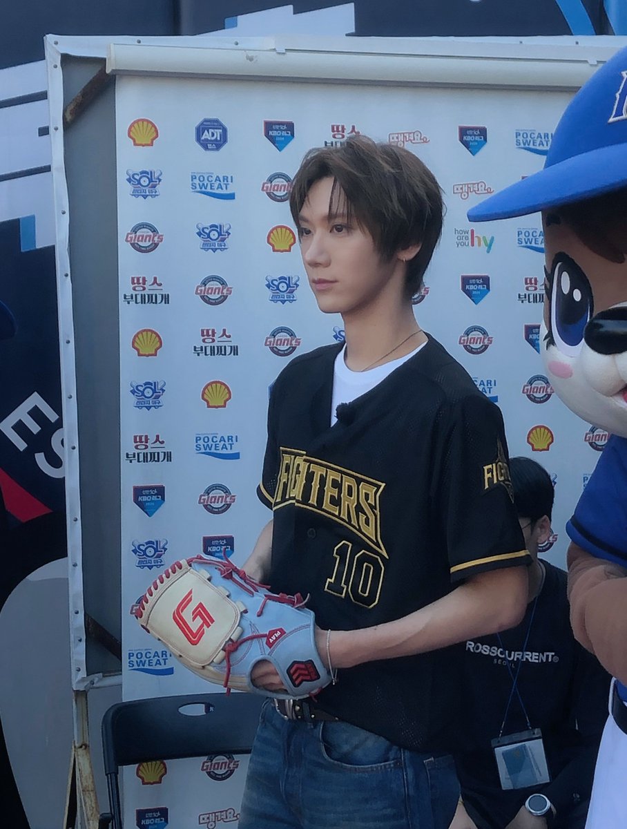 TEN_offcl's tweet photo. ⚾💪🔥

#TEN #텐 #불꽃야구2 https://t.co/81awOwqVYd