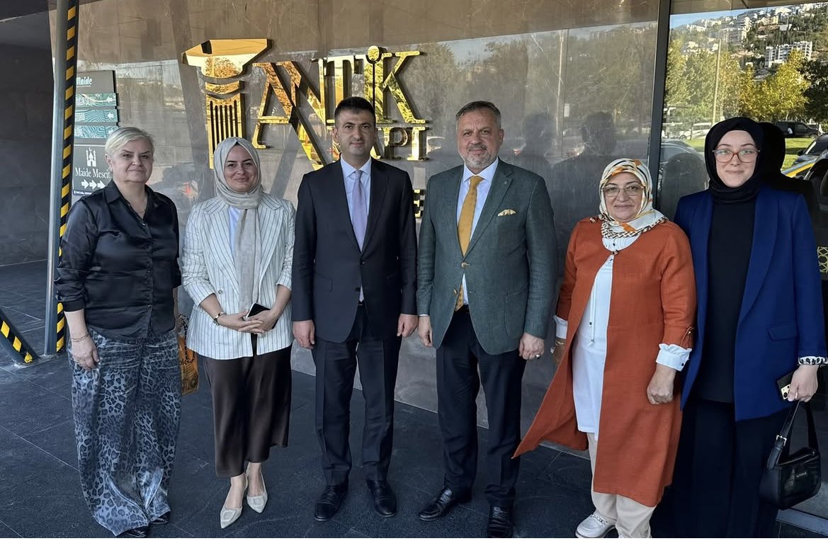 akkadinizmit41's tweet photo. İzmir Milletvekilimiz Sayın @celebimehmeta’nın katılımıyla,üç kademe yönetim kurulu üyelerimizin iştirakiyle teşkilat toplantımızı gerçekleştirdik. 

Kocaeli ve İzmit’te yürüttüğümüz çalışmalarımızı değerlendirerek ,önümüzdeki döneme ilişkin saha programlarımızı ve hedeflerimizi istişare ettik. 
Teşkilatımızın tüm kademeleriyle sahada, milletimizle birlikte çalışmalarımızı kararlılıkla sürdürüyoruz.

@tugbaisikercan 
@yyaseminozdemir