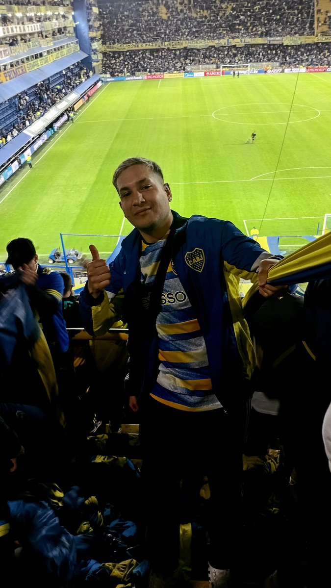 LeonelBriian's tweet photo. Sos la alegría de mi corazon
Sos mi cable a tierra
Aunque ganes o aunque pierdas 
Aca soy feliz 🇸🇪 https://t.co/QV8umJ5e37