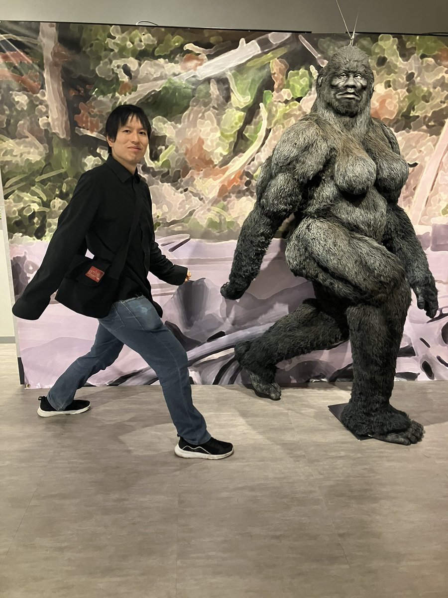 bakanoitou's tweet photo. #未確認生物UMA展 にやってきました！そこはネッシーもビッグフットもチュパカブラもイッシーもみんな居る、夢みたいな世界だけど、モンゴリアン・デスワームに食われそうになる、迫力とスリル満点の場所でもあります！北千住のマルイ7階です！ https://t.co/OoFi6UmIsD