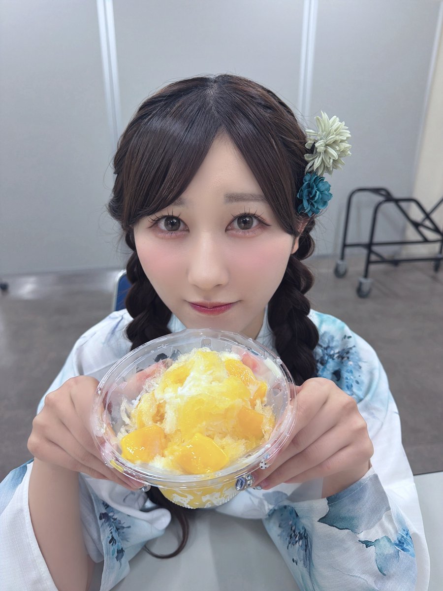 yamamoto_anna_'s tweet photo. ツーショット会いっぱい一緒に
撮ってくれてうれしかった🥺🫶🏻
ありがとう♡

浴衣でかき氷を2こ食べたので
無事に今年の夏を終えられそうです！

1〜3部どの髪型がすきだったかな〜？ https://t.co/K1HHEa5Dca