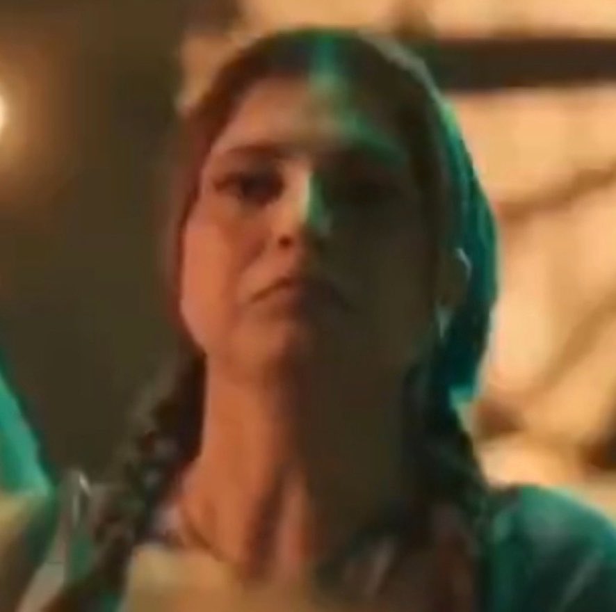 SherryYzai's tweet photo. Why is she giving expressions like this?😭😂

Aisa lag raha hai isko💩aayi hai aur aas paas koi washroom nahi mil raha tai socha MV mein hi hag doo🚽😭 https://t.co/829cICo4CP