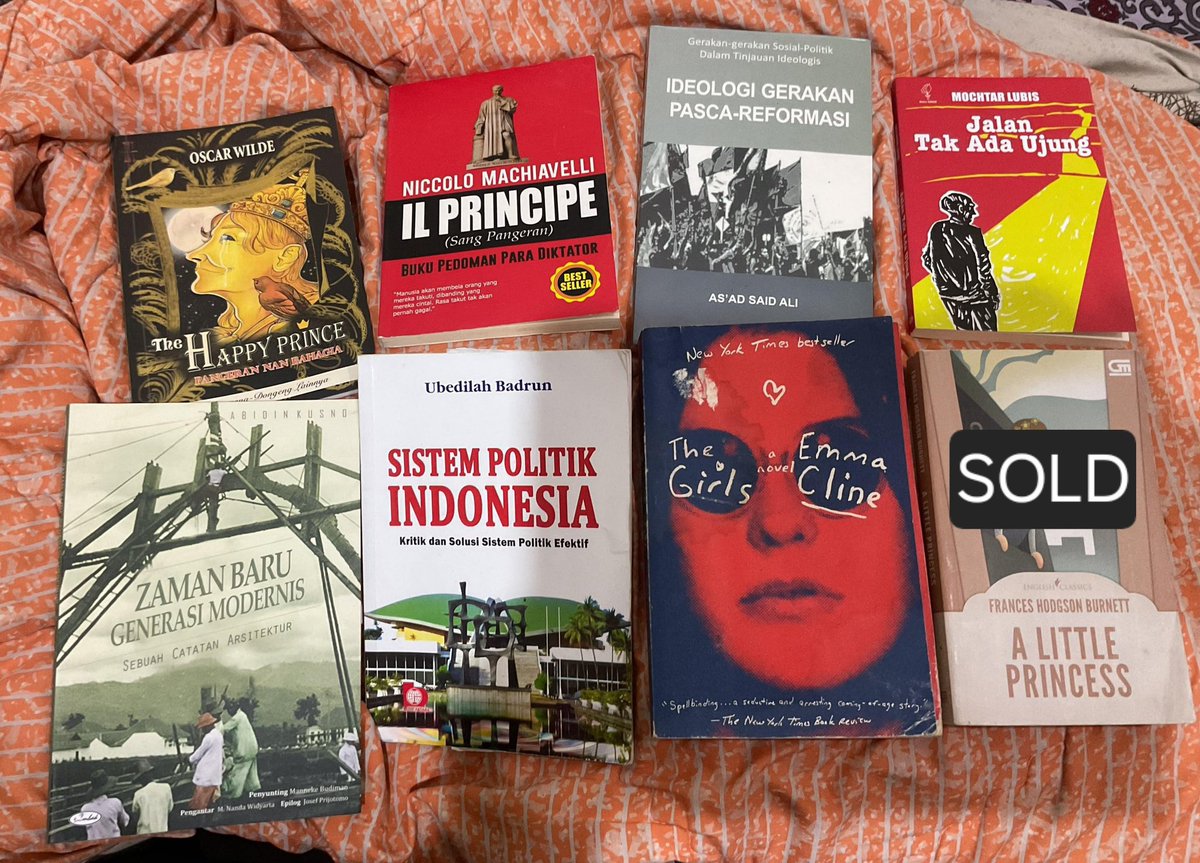 rooneeyy__'s tweet photo. WTS preloved buku dan novel start from 25k, bisa tanya2 dan nego yaa (diutamakan kota malang) 

#zonauangㅤ #wts #novel #buku #wtb https://t.co/Ngqy5k0hOW