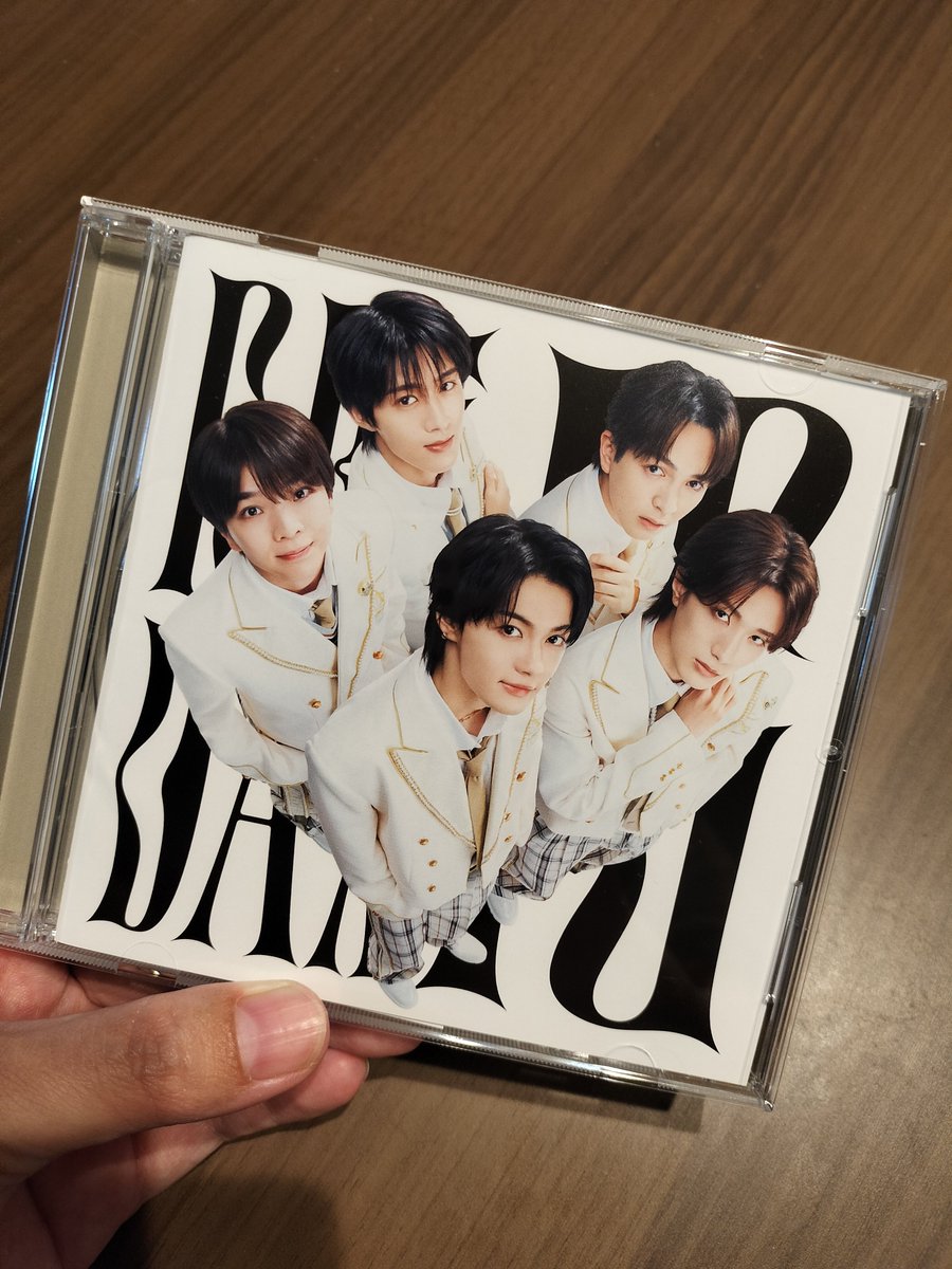 mina37pg's tweet photo. 遂に手を出してしまいました…！
Yes!東京のM!LK盤🐮
ちなみに特典は佐野くんでした。
ミニアルバムも予約してきたぞ〜😆
フォロワさんにもEBiDAN好きな方いっぱいいて投稿見てはニコニコしてる！ https://t.co/194p5kC588