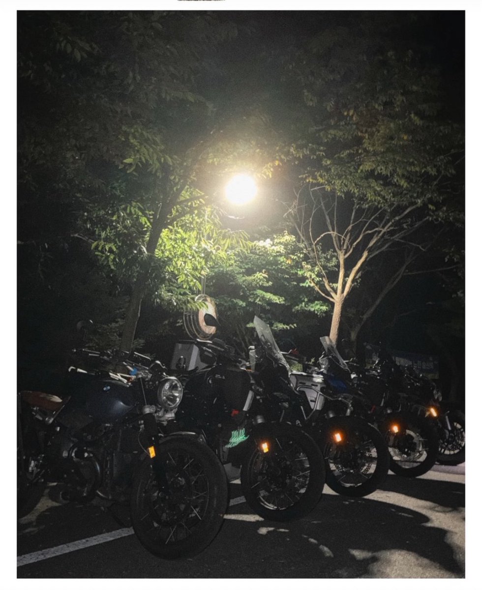 JeonJungkook_BR's tweet photo. Um dump do JK motoqueiro 🏍️ 🖤 https://t.co/tGpmyRgs6v