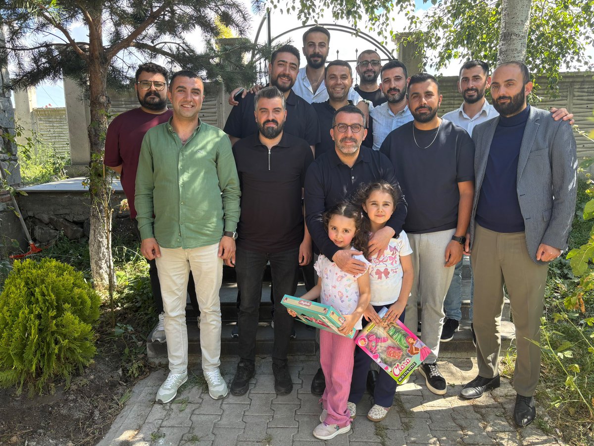 ToptasSefa's tweet photo. Kıymetli büyüğümüz Abimiz sayın vekilimiz;   @Ademcalkin Doğum gününüz kutlu olsun. Rabbim Nice güzel yaşlarda hizmet yapmayı nasip etsin. https://t.co/Vg0yQ7r9kF
