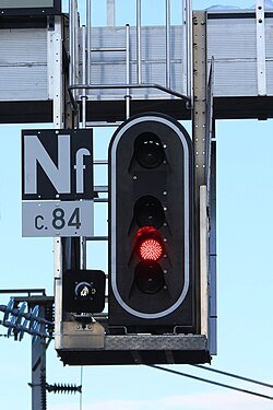 letulpadedavid's tweet photo. #Deraillement du TER : ATTENTION à la formulation et à la visualisation de "la pièce métallique".

Ça ne peut pas être "en travers" des rails car, dans ce cas, si le coupon touche les deux rails, il y SHUNTAGE DU VIRCUIT DE VOIE et le conducteur aurait eu un signal 🔴 en amont. https://t.co/R4lPoJFqJU