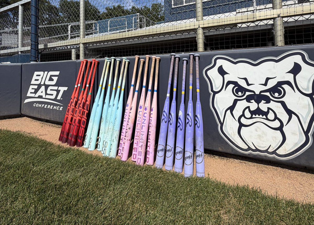 ButlerSoftball's tweet photo. It was a great demo day with @RawlingsSB Can’t wait to swing these BU-tiful bats! https://t.co/D8I4EUVy6f