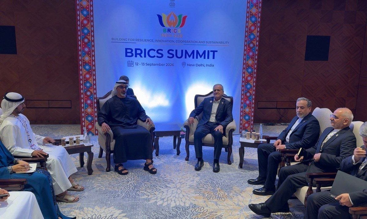 sidhant's tweet photo. BIG BREAKING

Iranian President Masoud Pezeshkian Meets UAE Crown Prince Khaled bin Mohamed bin Zayed Al Nahyan on the sidelines of Delhi BRICS Summit. https://t.co/jtZZnuyBSA