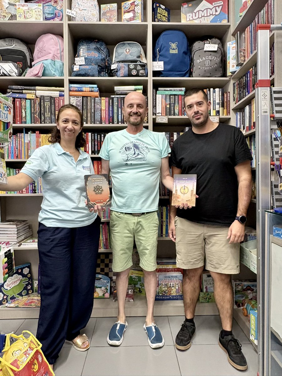 GGdeMarteSaga's tweet photo. Primera presencia  de Guardianes de Marte en #librerías . Gracias Papelería El Portichuelo por la confianza y,colocarme junto al resto de #autoreslocales de #ArcosdelaFrontera. Un honor. Ahí tenéis:
📚Guardianes de Marte - El Despertar
📚Guardianes de Marte - Sangre y Arena https://t.co/uaF1RtbMUl