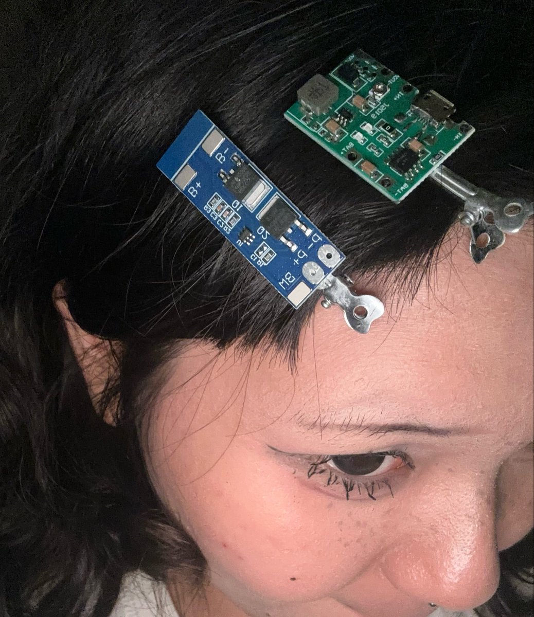 foldandrhizome's tweet photo. handmade hairclips https://t.co/huOfFZZ3u3