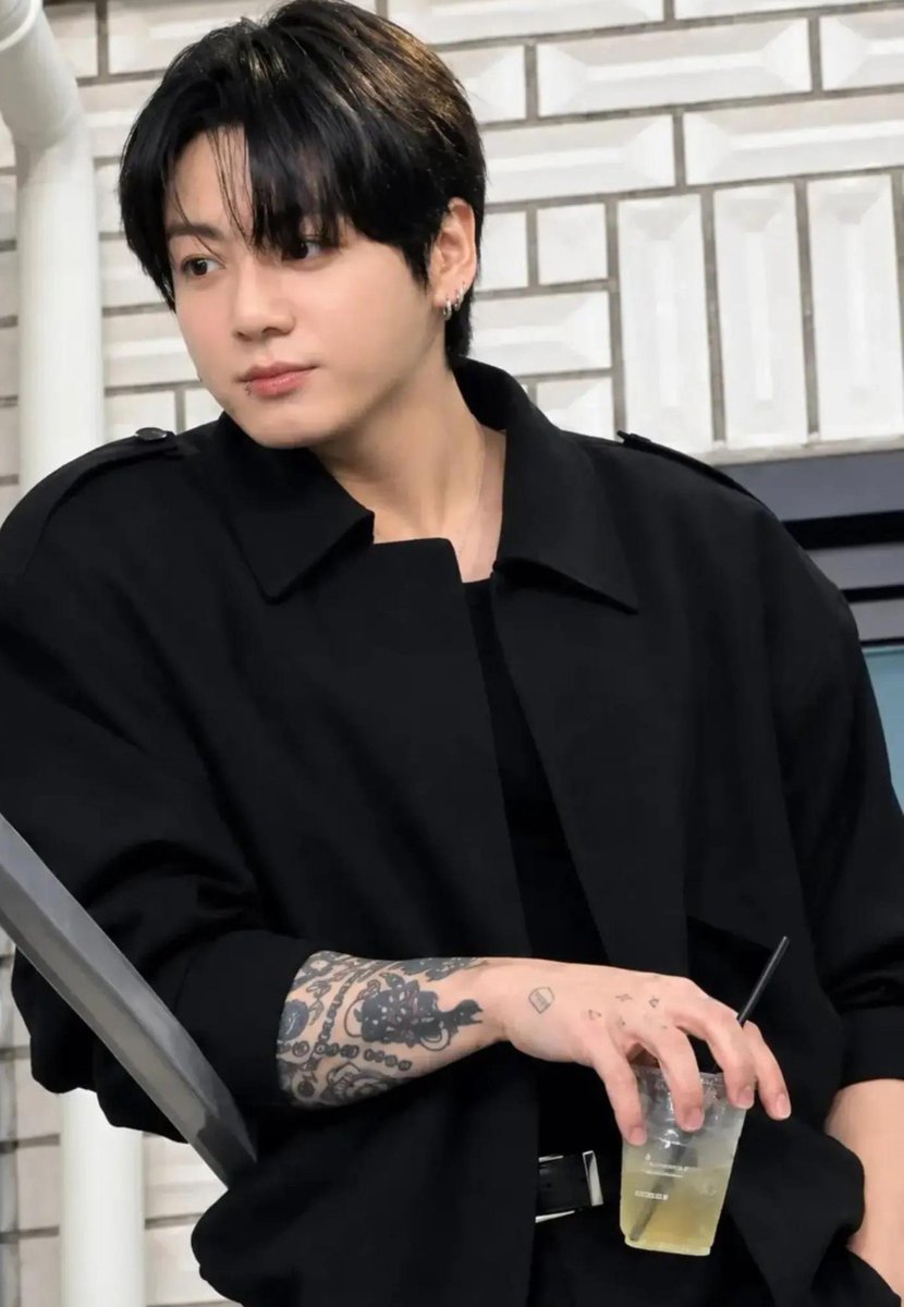 Juvnkook's tweet photo. https://t.co/OJESIhuaqN