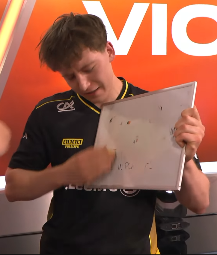 LEC's tweet photo. 🧽 https://t.co/ldjmhw1P7U