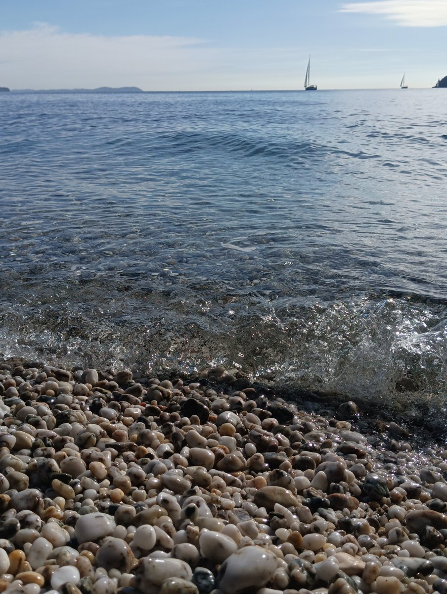 LightmyWays's tweet photo. 🌊 ⛵

#Goodafternoon https://t.co/7Vu0bxZ4GD
