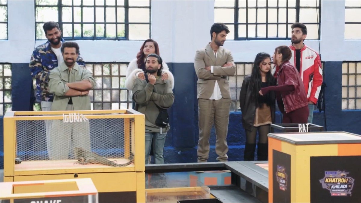 gaurav_era's tweet photo. This #FarrhanaBhatt is continuously bitching about #GauravKhanna injury &amp; laughing on his injury,what a jealous person she is

She cried in every stunt,but GK  encouraged her every time

She is disgusting as human

He had this injury befor #KKK15 https://t.co/0mASpg2kjo