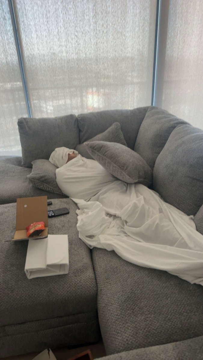 bamavacuum's tweet photo. Mummified sleeping situation #newcollegetown https://t.co/P3G3gA9ZwU