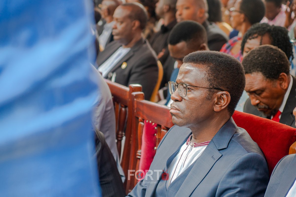 forttv256's tweet photo. BUGANDA KATIKKIRO CHARLES PETER MAYIGA PAYS HEARTFELT TRIBUTE TO THE LATE KING OYO DURING HIS FINAL SEND
📷ABIGABA DANIEL https://t.co/CM7E6eKTal