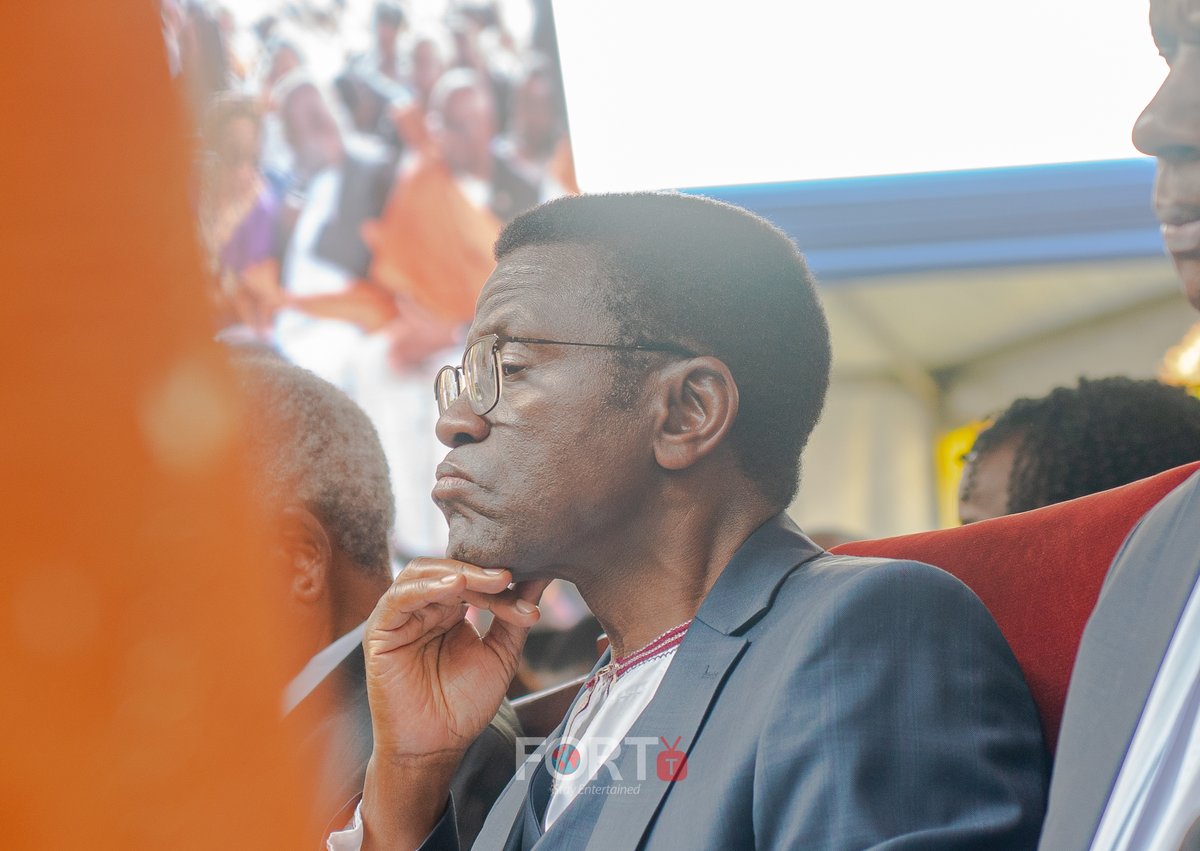 forttv256's tweet photo. BUGANDA KATIKKIRO CHARLES PETER MAYIGA PAYS HEARTFELT TRIBUTE TO THE LATE KING OYO DURING HIS FINAL SEND
📷ABIGABA DANIEL https://t.co/CM7E6eKTal