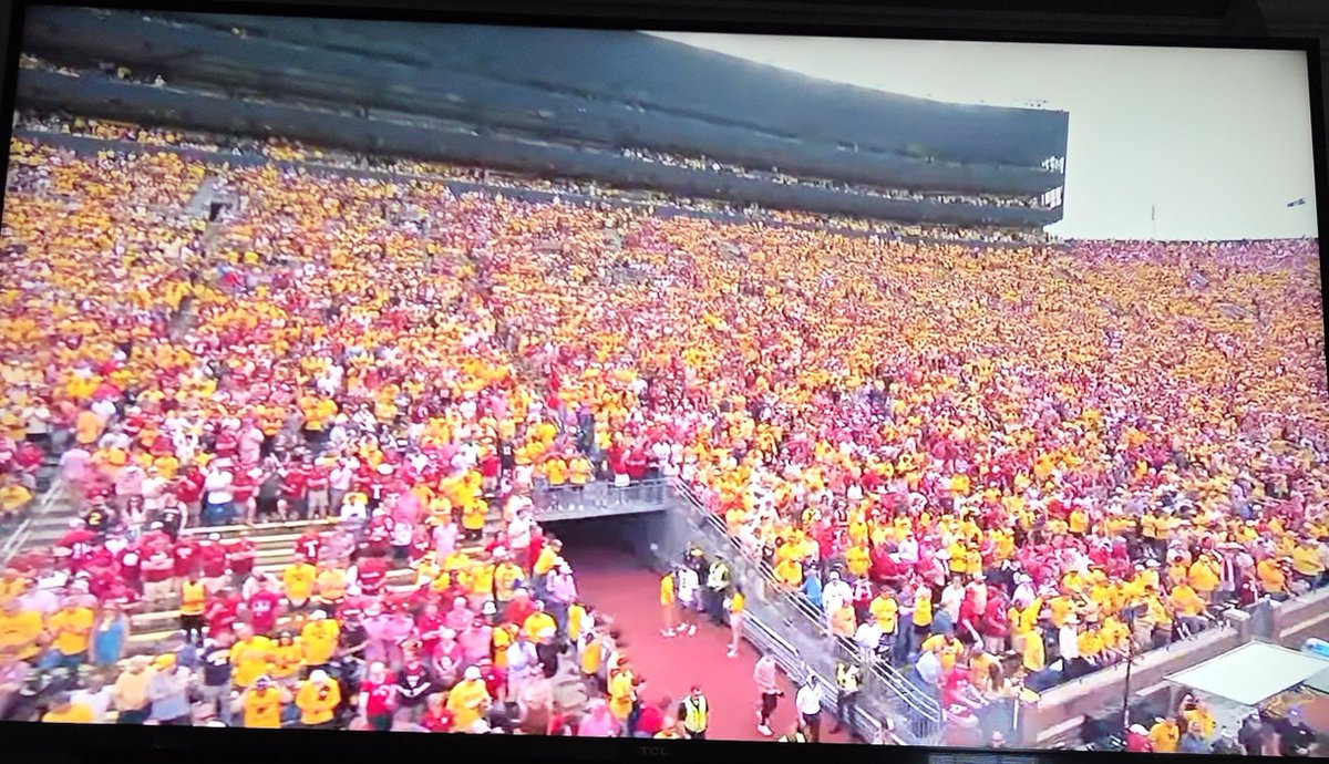 TheTunnel_OU's tweet photo. Way to show out OU fans, now be loud!!

#BOOMER https://t.co/VRhuhnUyPL