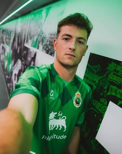 srpeich_'s tweet photo. ¿Y el partido de este tío que sentido ha tenido?

Ha parado absolutamente todo lo que se le ha tirado (menos una imparable). Vaya ojo tiene Chema. Julen nos va a dar muchísimos puntos estos años. https://t.co/5j2WsCsejP