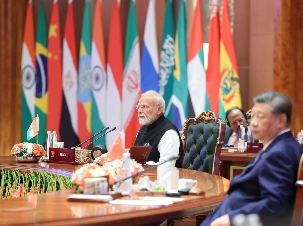 Sandhya_Writing's tweet photo. Pic of the day 

#BRICS_SUMMIT 

Ctsy - MEA 

https://t.co/nLsdQaxDx6 https://t.co/tSAlevvROi