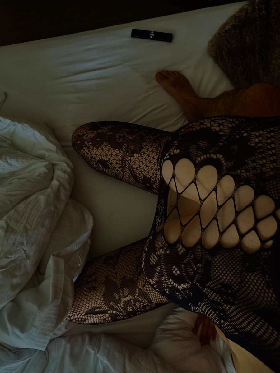 ninjaa_22's tweet photo. worshipping her feet as much as everything else she has to offer

worship @amararandom with me

#Godess #Fetish #SharingtheLove #Cuckold https://t.co/hKcwIfsu0a